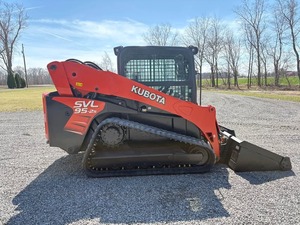 Cargadora compacta de orugas Kubota SVL95-25 usada, capacidad de carga nominal de 1 tonelada, 0-2000 horas de uso. - Product Image 6
