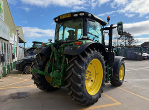 Nuevo Tractor Agrícola John Deere 4x4 con Cargador, en Perfecto Estado, Tipo Caminante, Motor, Caja de Cambios y Bomba Automáticos, Tracción 4WD - Product Image 4
