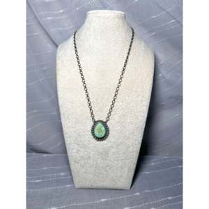 Collier en turquoise de Royston et argent sterling, fait main par des artisans Navajo - Bijou de collection culturelle - Product Image 4