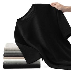 Camiseta de Punto Waffle con Logotipo Personalizable OEM para Hombre, Manga Corta, Estilo Hong Kong, Cuello Camisero, Ropa Casual de Negocios - Product Image 3