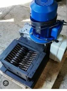 <b>Industrial</b> Plastic <b>Shredder</b> Machine V3 with Motor 440V 5kW for Recycled Plastic Waste Crushing - Product Image 3