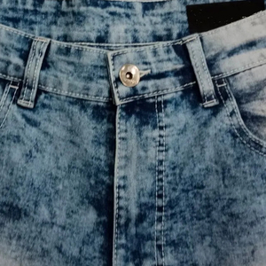 Bermudas vaqueras para hombre con logotipo personalizado al por mayor, pantalones cortos informales de algodón y LICRA para hombre, efecto lavado liso - Product Image 3