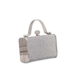 Pochette de mariée en argent P15060 Bracelets élégants à chaînes et à maillons pour les mariées - Product Image 2