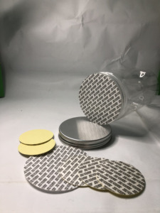 Feuille d'aluminium autocollante de qualité alimentaire avec ou sans film de protection pour bouteilles en plastique PP, PET, HDPE et bocaux en verre - Product Image 4