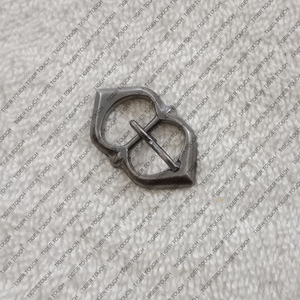 Hebilla de cinturón de cobre medieval vikingo con diseño arqueado - Product Image 4