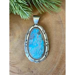 Colgante Wydell Billie de Turquesa Natural Azul con Engaste de Bisel en Plata de Ley - Product Image 1