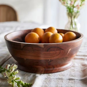 Bol de service rond en bois avec finition naturelle polie idéal pour les fêtes de famille, les mariages et les festivals - Product Image 1