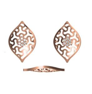 Ensemble de pendentifs en plaqué or fin 18 carats de créateur traditionnel pour femmes comprenant des boucles d'oreilles assorties pour les mariages et les fêtes - Product Image 5