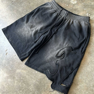 Short en éponge française avec strass coupé et cousu Streetwear en détresse Applique Patch Lavage à l'acide Shorts pour hommes - Product Image 4