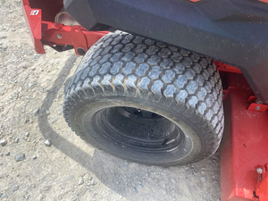 เครื่องตัดหญ้าแบบ Zero Turn ยี่ห้อ Gravely รุ่น ZT ขนาด 52 นิ้ว 23 แรงม้า เครื่องยนต์เบนซิน 2 จังหวะ ถังเก็บหญ้า 100 ลิตร ระบบปล่อยหญ้าด้านหลัง - Product Image 5