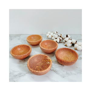 Bol en bois de coco de style rustique, bol en bois naturel pour la salle à manger et la décoration - Product Image 1