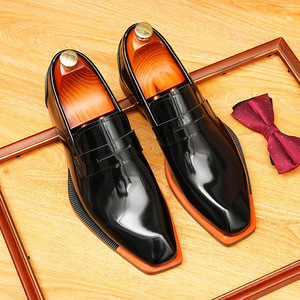 British Retro Brocade Engraved Leather Large-sized Business Formal Dress <b>Shoes</b> In Black Wedding Men's Leather <b>Shoes</b> - Product Image 4