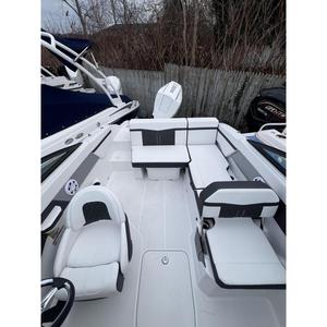 Monterey M-205 Nuevo 2025: Herrajes de Aluminio para Reequipamiento/Actualización Marina - Product Image 4