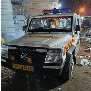 Ambulancia Force Trax de techo alto de alta calidad para hospitales al mejor precio del fabricante indio ambulancia Force Trax - Product Image 6