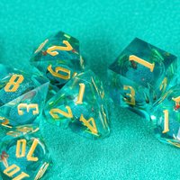 Ensemble de dés polyédriques en résine faits main personnalisés avec poisson rouge liquide et sable mouvant, 7 pièces pour RPG et Dungeons & Dragons