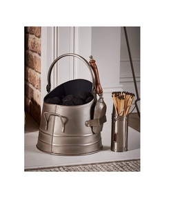 Seau à charbon en fer aspect vintage traditionnel pour le rangement de la cheminée avec finition résistante à la chaleur et poignée en bois robuste - Product Image 6