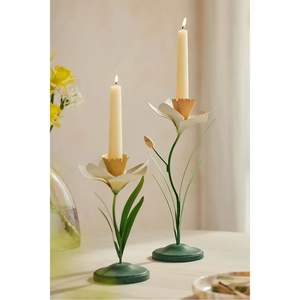 Porte-bougie en métal artisanal vintage en forme de jonquille, bougeoir décoratif en fer floral, centre de table de mariage, décoration d'intérieur - Product Image 1