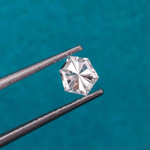 เพชรแล็บโกรนทรงหกเหลี่ยม VVS D สุดฮิตสำหรับแหวนหมั้น พร้อมใบรับรอง IGI จากผู้ผลิตเพชรจากอินเดีย - Product Image 2