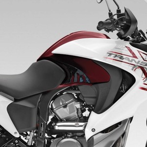 Adesivi Protettivi Laterali per Serbatoio Moto Honda Transalp 3D su Misura, 2 Adesivi in Gel con Logo Compatibile - Product Image 1