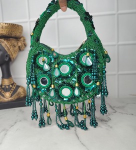 กระเป๋าคลัทช์สำหรับงานกลางคืนสำหรับสุภาพสตรี ดีไซน์หรูหรา คุณภาพสูง ขายดีที่สุด - Product Image 1