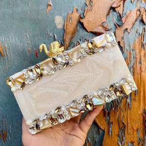 Bolso de mano de resina para mujer con estilo de lujo Bolso de mano de resina con decoración de perlas de CRAFT ZONE EXPORT - Product Image 3