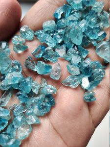 พลอยบุษราคัมหยาบเกรดสูงได้รับการรับรองจากห้องปฏิบัติการสังเคราะห์ที่สร้างขึ้นสำหรับการทำเครื่องประดับ - Product Image 2