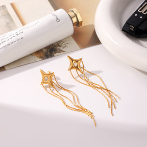 Boucles d'oreilles à chaîne à franges serties de diamants en forme d'étoile à quatre branches, tendance et polyvalentes, en acier titane. - Product Image 1