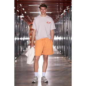Pantalones Cortos Deportivos Elásticos para Hombre VILLENA con Cintura Elástica y Cordón Ajustable, Color Naranja Sólido - Product Image 5