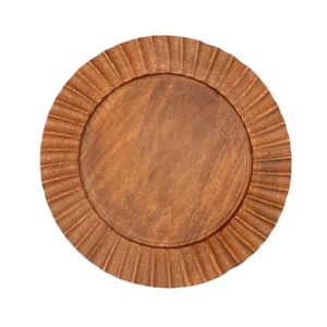 Plato de Madera Grabado a Mano con Diseño Botánico de 13 Pulgadas - Product Image 1