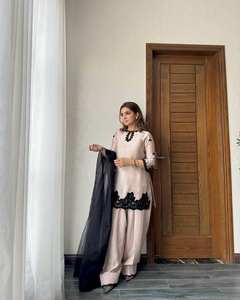 Moderno Salwar Kameez de Diseño Farsi, el Más Moderno de Tres Piezas con Cuentas, Bordado de Lentejuelas, Crepé Francés de Secado Rápido para Fiestas - Product Image 4