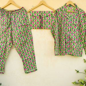 Costume de nuit 100% coton imprimé rose pour femmes ensemble PJ vêtements de salon avec sac cadeau assorti 3 pièces en gros OEM personnalisable - Product Image 1