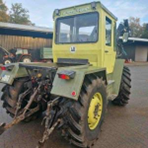 Mercedes Benz MB 900 neuf/d'occasion avec chargeur frontal et équipement de labour, heures de fonctionnement : 10 600 heures. - Product Image 2