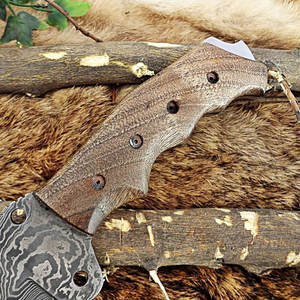 Couteau de survie en acier damas de haute qualité, fabriqué à la main avec une poignée ergonomique pour la cuisine en plein air, le camping et la survie - Product Image 5