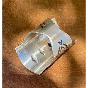 Bague géométrique en argent sterling plaqué rhodium avec zircon de Marcella James, taille 12,25 - Product Image 5