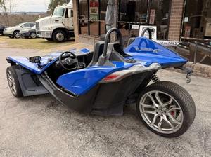 2023 SL Roadster de 3 Ruedas con Tracción Trasera, Motor 2.0L 4 Cilindros, 203hp, 196Nm de Torque, Transmisión Automática, Velocidad Máxima 200km/h, Cabina Deportiva, Diseño Moderno - Product Image 4