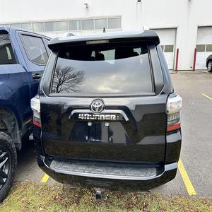 Toyota 4 Runner automatique d'occasion fraîche et propre assez utilisée sans accident Prix bon marché - Product Image 1