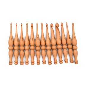 Crochets à crochet jumbo en bois, lot de 7 - [4 mm à 10 mm] et lot de 13 crochets à crochet faits à la main, aiguilles à tricoter - Product Image 1