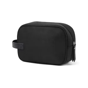 Kits de voyage durables VINGA Marlow, trousse de beauté en RPET avec gadgets écologiques - Product Image 1