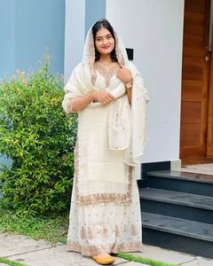 Ensemble de costumes pakistanais Salwar Kameez pour femmes à vendre du fournisseur en gros - Product Image 5