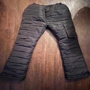 Pantalones acolchados acampanados con logotipo personalizado OEM, pantalones acolchados para hombre de fabricación personalizada con bolsillo cargo, ropa de calle personalizada, pantalones de invierno - Product Image 2