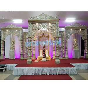 Mandap de mariage Rajwada blanc pour événements, Piliers Bollywood étonnants, Décoration de mariage UK, Grand Mandap en FRP, Londres - Product Image 1