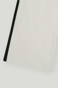 Pantalones cortos de chándal para hombre con rayas laterales-Athleisure Loose Fit Cordón Blanco y Negro Pantalones cortos de chándal de Marfa International - Product Image 3