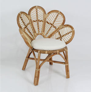 Chaise en rotin Daun style bistrot français - Product Image 1