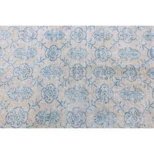 Alfombra Turca de 2.7x6.8 pies, Alfombra Vintage, Alfombra Marroquí Azul y Blanca - Product Image 4