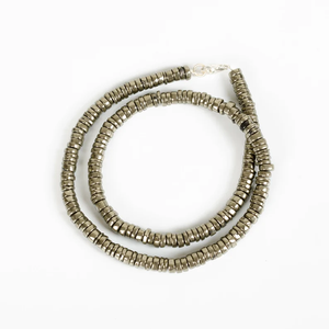 Pyrite Heishi Pneu Perles Collier Pyrite Naturelle Pierres Précieuses Heishi Perle Collier Minimaliste À La Main Perlé Collier Ras Du Cou - Product Image 2