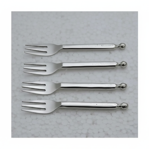 Ensemble de 4 fourchettes en acier inoxydable au design moderne, style luxueux, passe au lave-vaisselle, pour les dîners de fête, présentation élégante de la table - Product Image 6