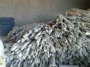 Déchets de fenêtres en PVC-U, déchets de tuyaux en PVC, déchets de tubes rigides en PVC, matière de rebroyage antistatique résistante aux produits chimiques à vendre - Product Image 2