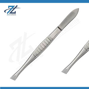 Pinzas de Depilación Manual de Alta Calidad, 89 mm, Mandíbula Oblicua, Acero Inoxidable Quirúrgico, Certificación CE, Uso en Cirugía General, Hecho en Pakistán - Product Image 2