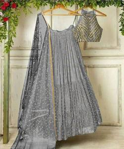 Fabuleux Look riche réception moderne porter Net broderie travail beau bébé rose couleur exclusif Choli pour les femmes indiennes vêtement - Product Image 4