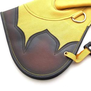 Guantes de cetrería de alta calidad de diseño profesional hechos en Pakistán Precios al por mayor Suministro directo de fábrica Material de cuero - Product Image 2